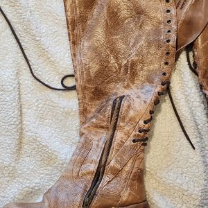 BED STU Cobbler Boots in size 8